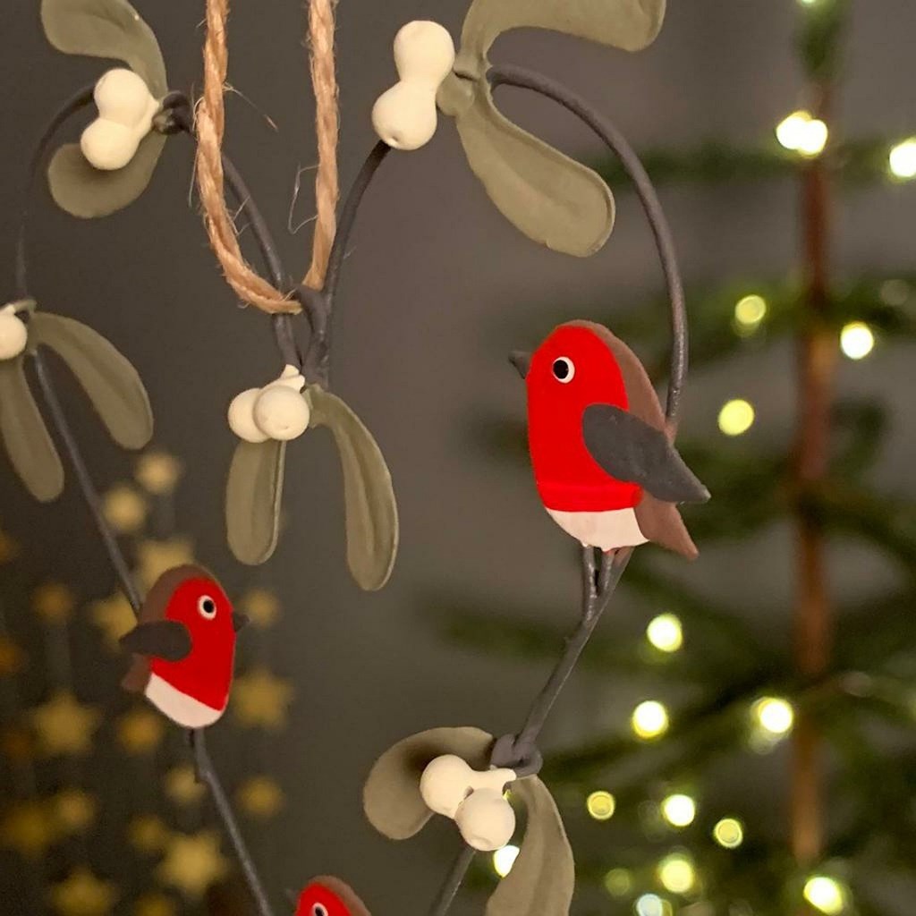 Robins And Mistletoe Heart Hanging Decoration