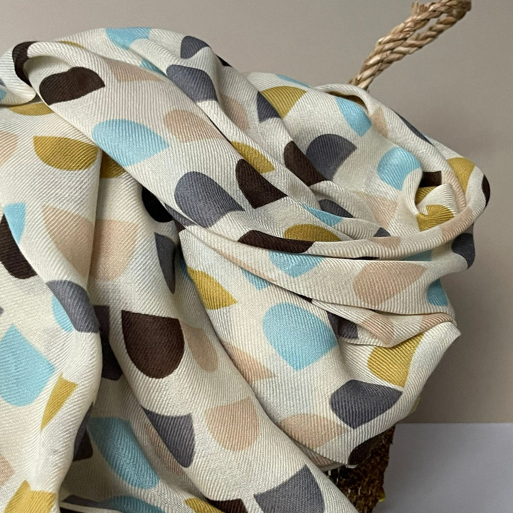 Scallops Print Scarf in Cream