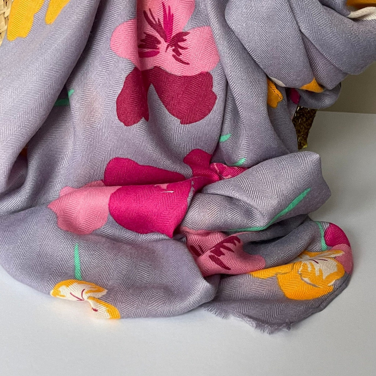 Violas Print Scarf in Grey
